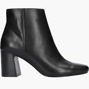 Bella Vita Classic Black Ankle Boots